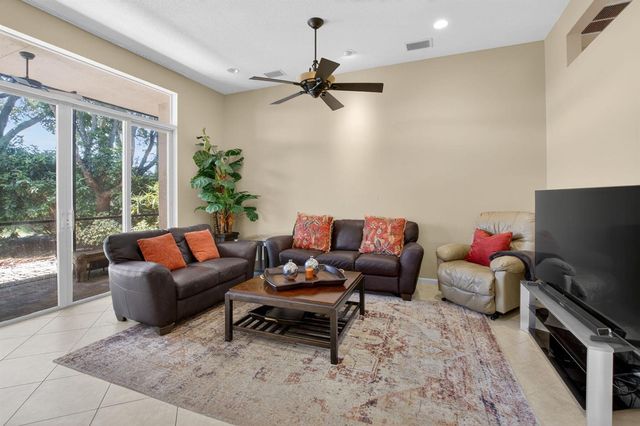 6959 Imperial Beach Circle, Delray Beach, FL 33446