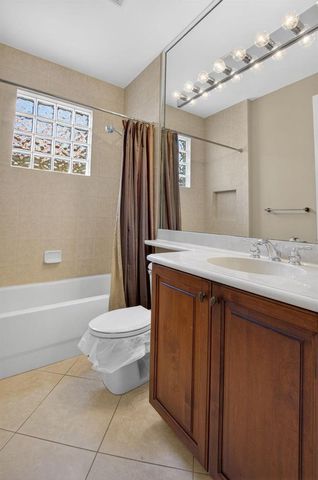 6959 Imperial Beach Circle, Delray Beach, FL 33446