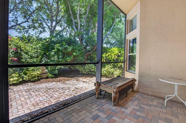 6959 Imperial Beach Circle, Delray Beach, FL 33446