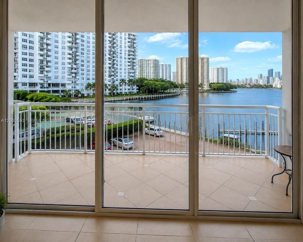 18071 Biscayne Boulevard 302, Aventura, FL 33160