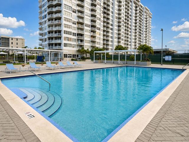 18071 Biscayne Boulevard 302, Aventura, FL 33160