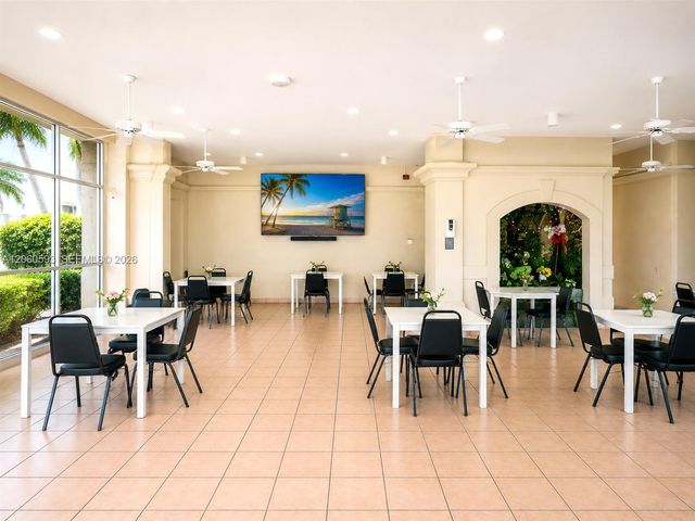 18071 Biscayne Boulevard 302, Aventura, FL 33160
