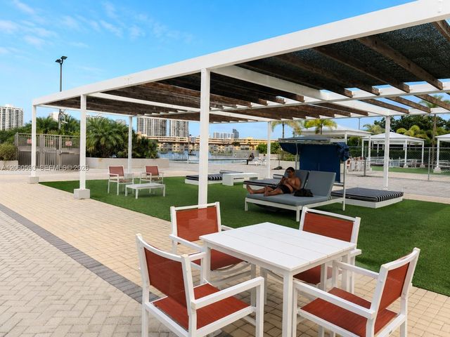 18071 Biscayne Boulevard 302, Aventura, FL 33160