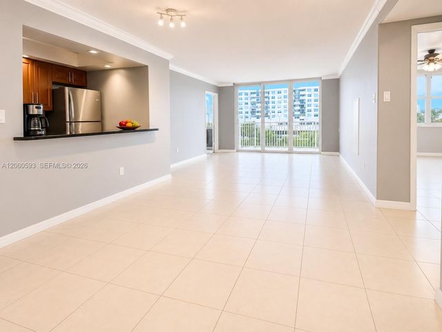 18071 Biscayne Boulevard 302, Aventura, FL 33160