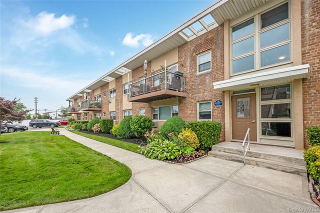 4 Rose Street Building 6-F-2, Oceanside, NY 11572