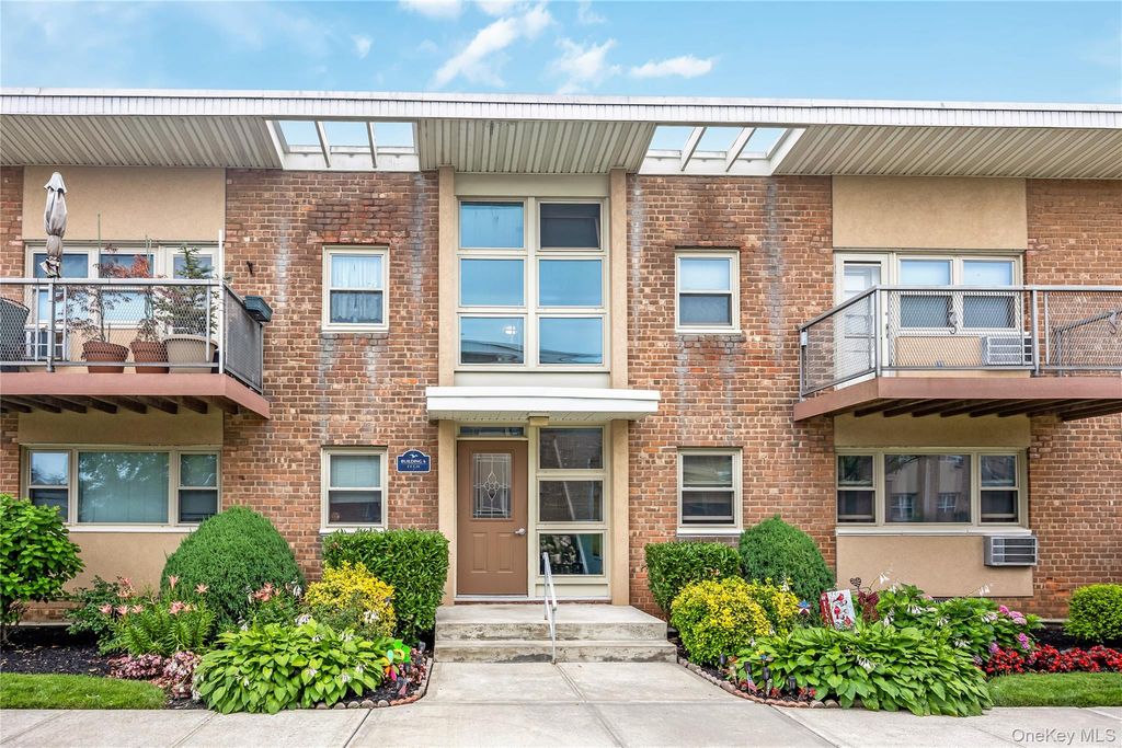 4 Rose Street Building 6-F-2, Oceanside, NY 11572