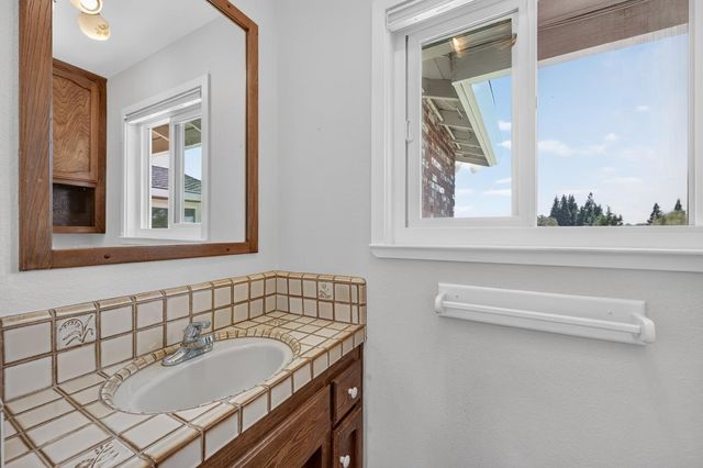 6500 Pueblo Ct, Granite Bay, CA 95746
