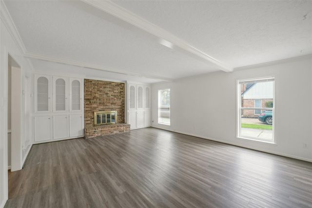 7611 Theisswood Road, Spring, TX 77379