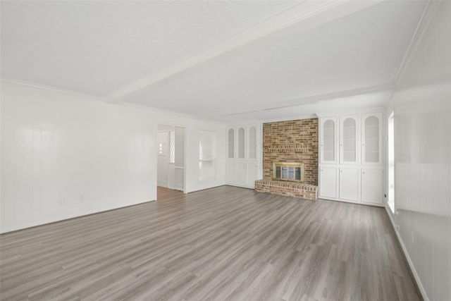 7611 Theisswood Road, Spring, TX 77379