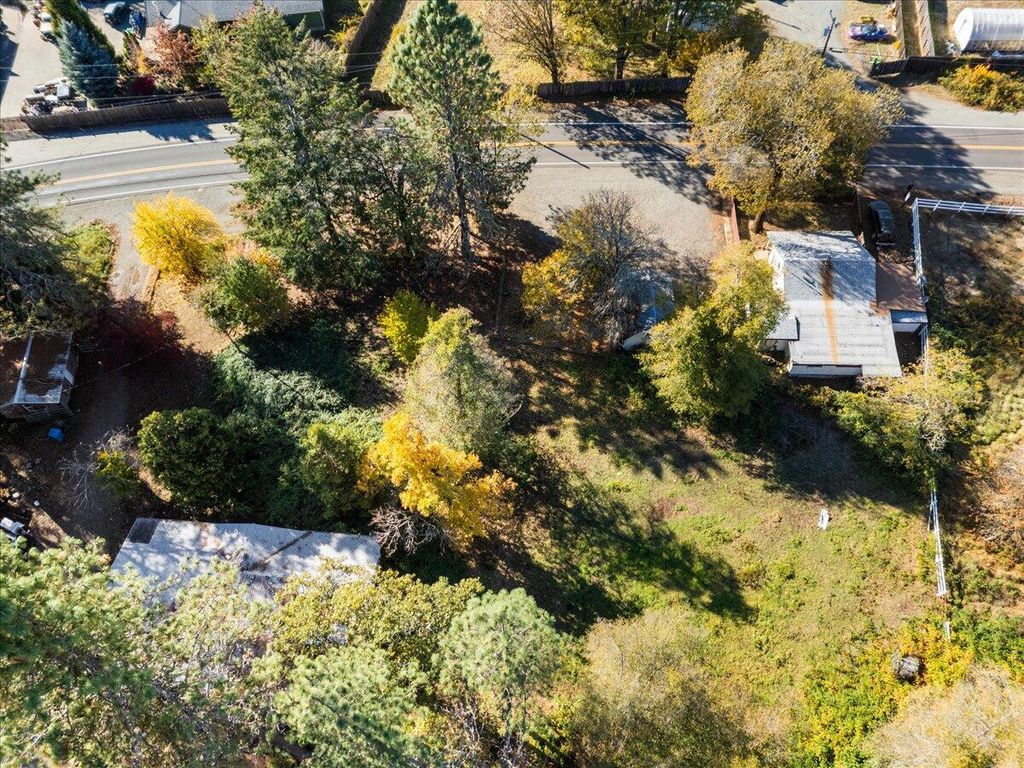 1411 Rockydale Road, Cave Junction, OR 97523