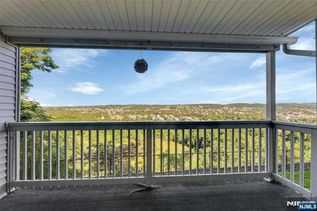 15 Crystal Lane 307, Paterson, NJ 07501