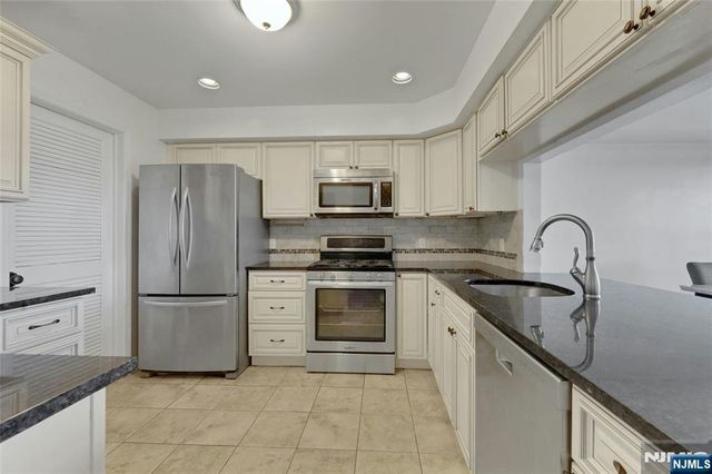 15 Crystal Lane 307, Paterson, NJ 07501
