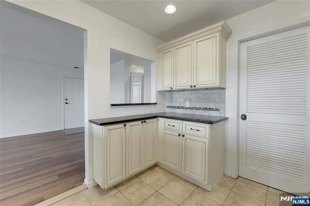 15 Crystal Lane 307, Paterson, NJ 07501