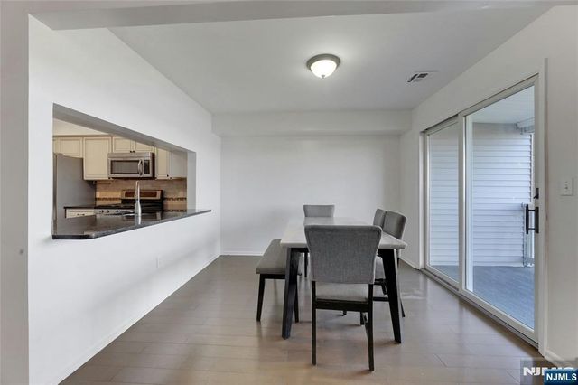 15 Crystal Lane 307, Paterson, NJ 07501