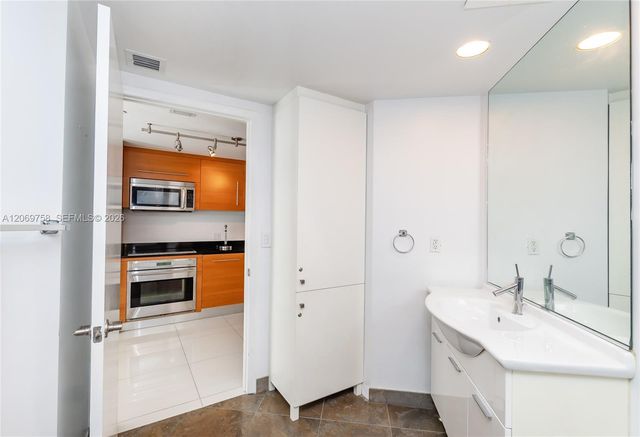 475 Brickell Avenue 2908, Miami, FL 33131