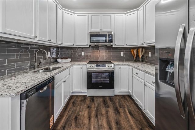 56 S SANGA RD, Cordova, TN 38018