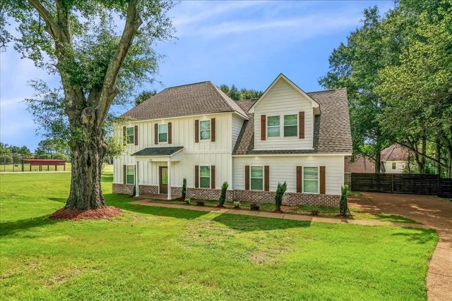 56 S SANGA RD, Cordova, TN 38018