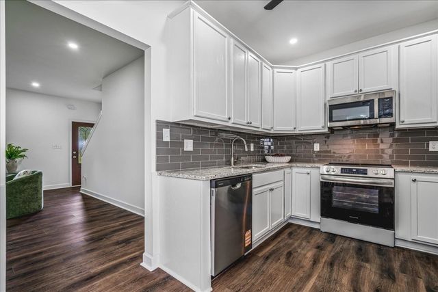 56 S SANGA RD, Cordova, TN 38018