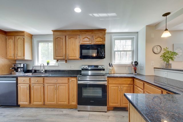 15 Williams Road, North Reading, MA 01864