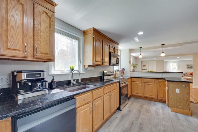 15 Williams Road, North Reading, MA 01864