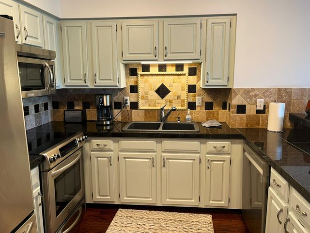 57200 E Highway 125 3821, Monkey Island, OK 74331