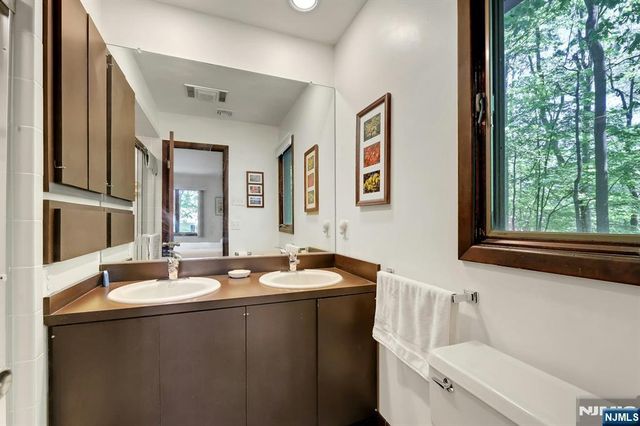17 Wescott Street, Old Tappan, NJ 07675
