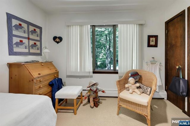 17 Wescott Street, Old Tappan, NJ 07675