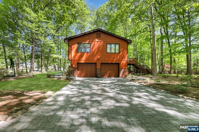 17 Wescott Street, Old Tappan, NJ 07675
