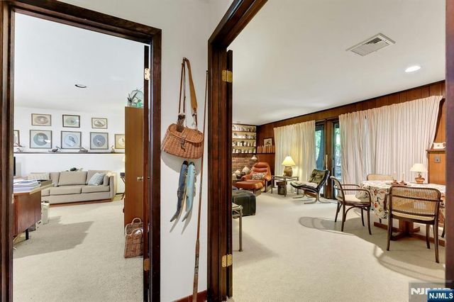 17 Wescott Street, Old Tappan, NJ 07675
