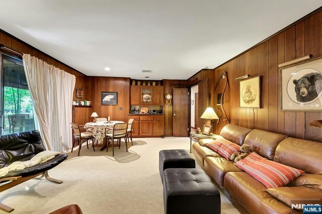 17 Wescott Street, Old Tappan, NJ 07675