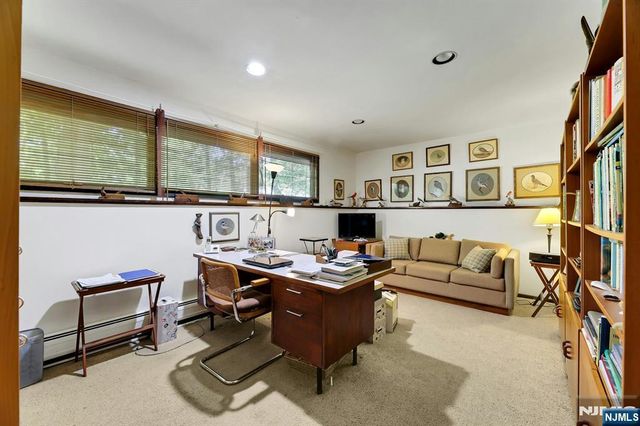 17 Wescott Street, Old Tappan, NJ 07675