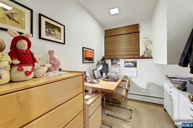 17 Wescott Street, Old Tappan, NJ 07675
