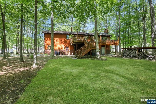 17 Wescott Street, Old Tappan, NJ 07675
