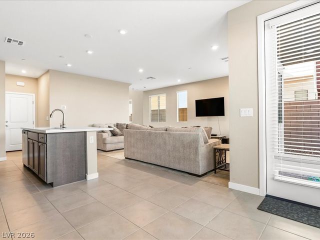 4320 Tallow Falls Avenue, Las Vegas, NV 89141