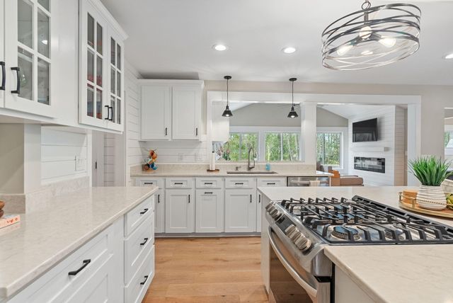 978 Law Lane, Mount Pleasant, SC 29464