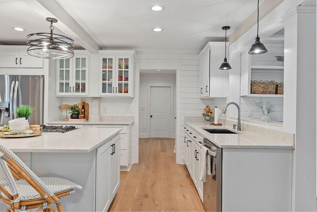 978 Law Lane, Mount Pleasant, SC 29464