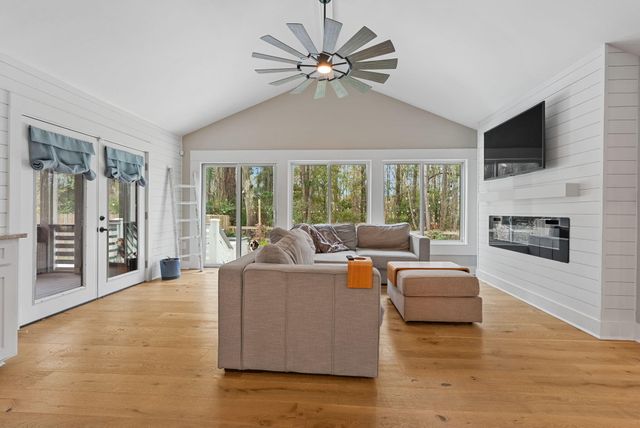 978 Law Lane, Mount Pleasant, SC 29464