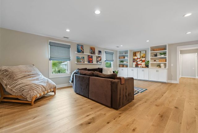 978 Law Lane, Mount Pleasant, SC 29464