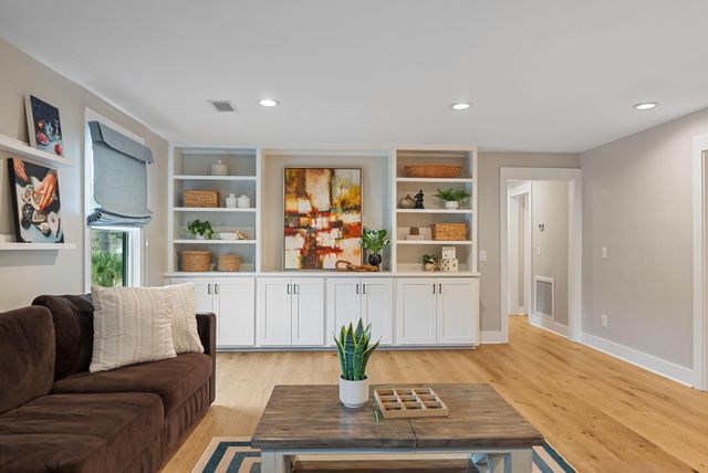 978 Law Lane, Mount Pleasant, SC 29464