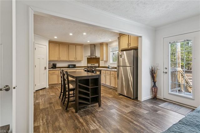 8695 George Washington Memorial HWY, Gloucester, VA 23061