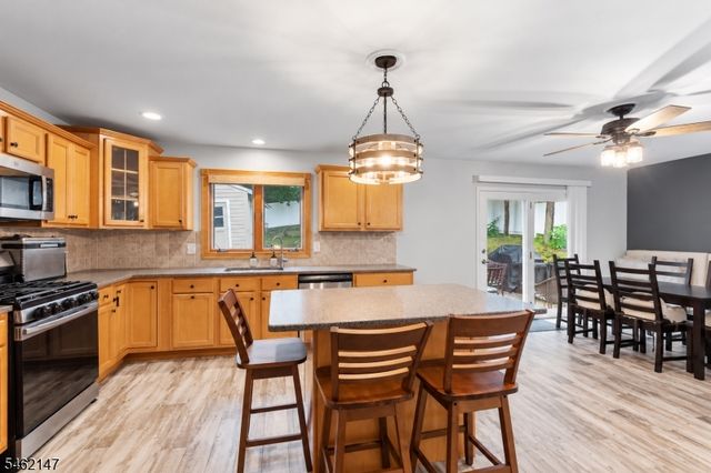17 Pequot Rd, Ringwood Boro, NJ 07456