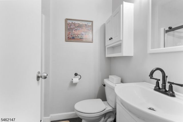 17 Pequot Rd, Ringwood Boro, NJ 07456