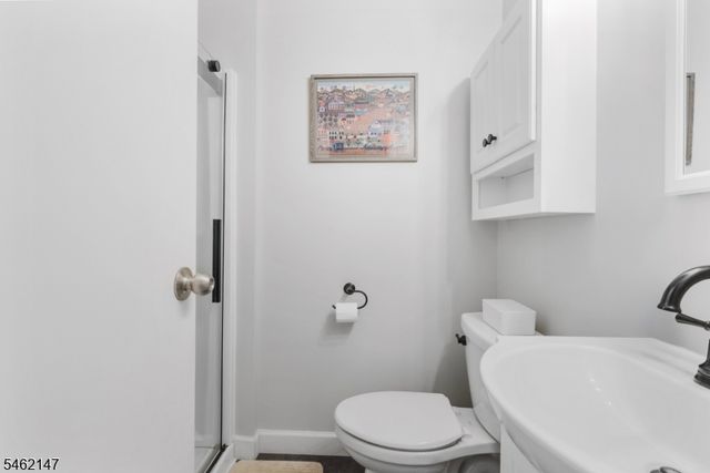 17 Pequot Rd, Ringwood Boro, NJ 07456