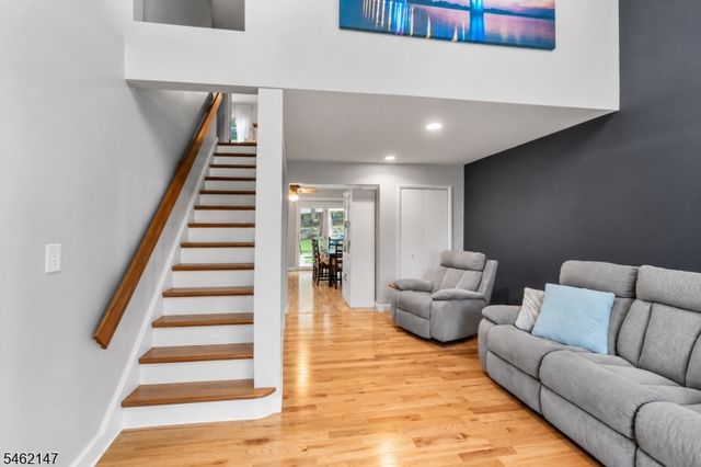 17 Pequot Rd, Ringwood Boro, NJ 07456