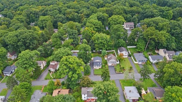 17 Pequot Rd, Ringwood Boro, NJ 07456