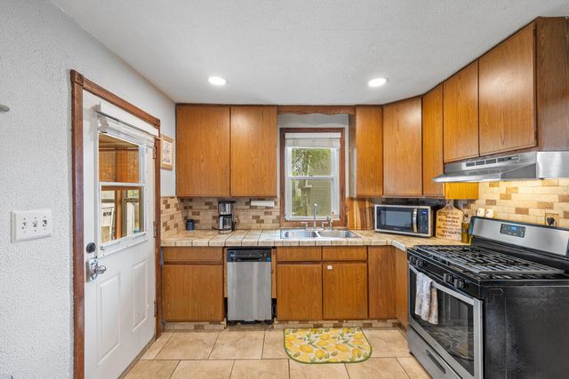 1628 Pennoyer Avenue, Grand Haven, MI 49417
