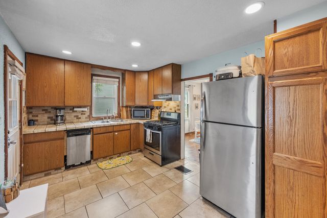 1628 Pennoyer Avenue, Grand Haven, MI 49417