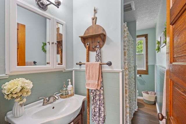 1628 Pennoyer Avenue, Grand Haven, MI 49417