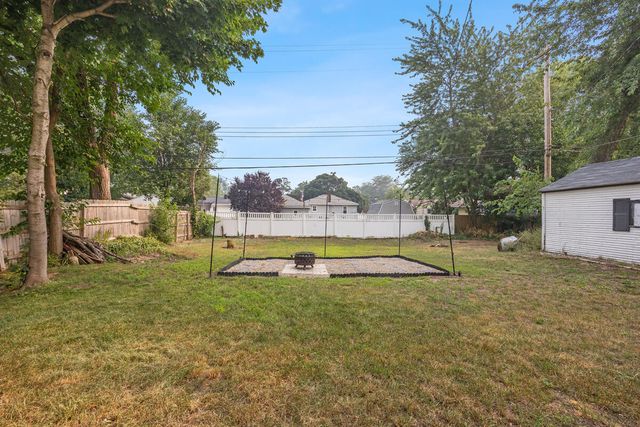 1628 Pennoyer Avenue, Grand Haven, MI 49417