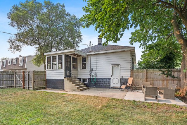 1628 Pennoyer Avenue, Grand Haven, MI 49417